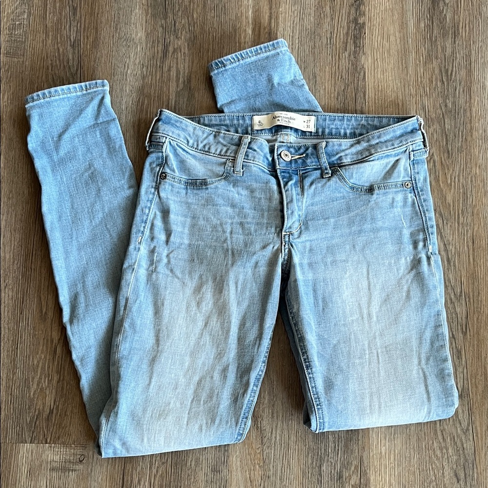 Abercrombie & Fitch Women's Light Blue Skinny Jeans
